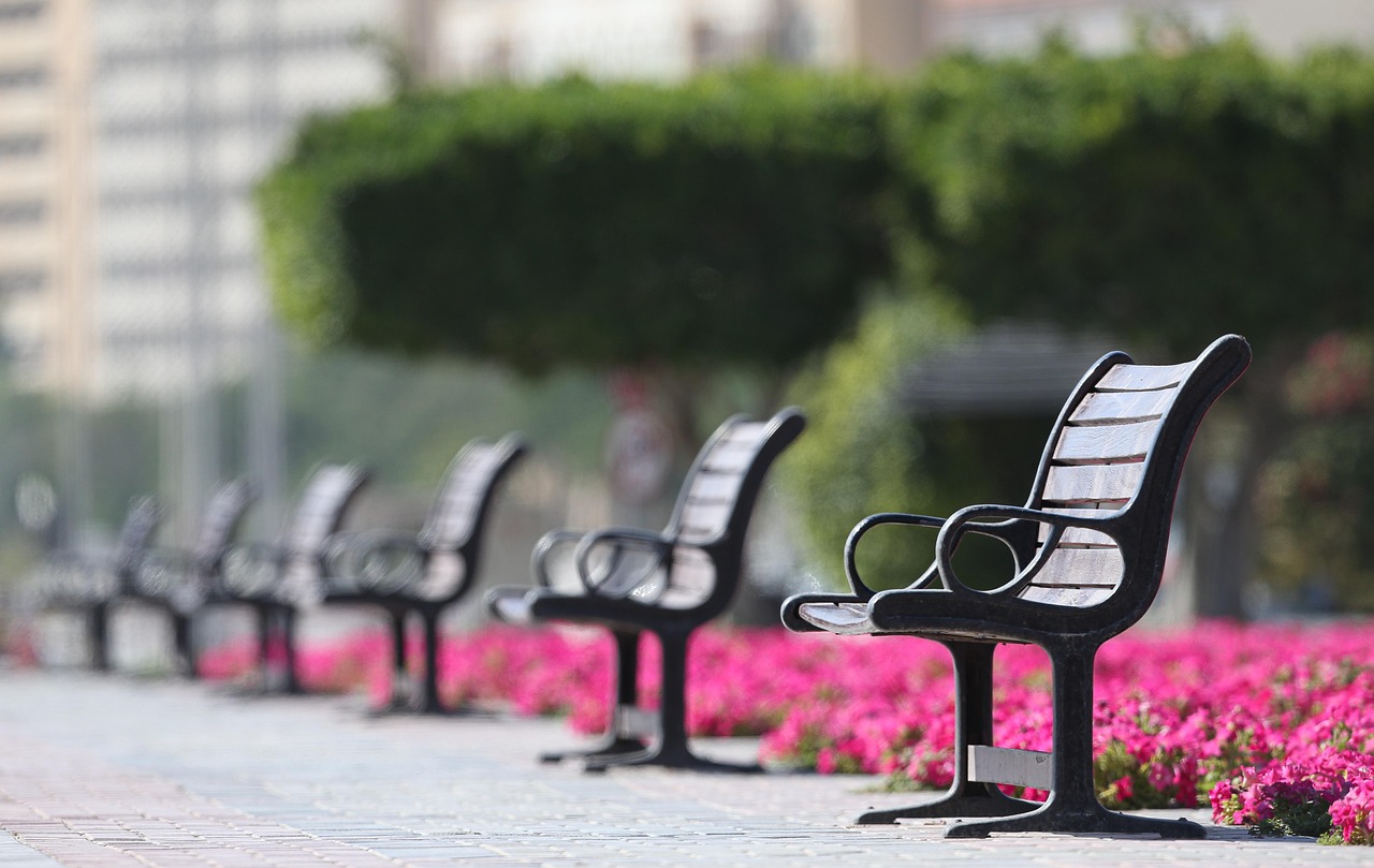 DIY : Fabriquer un banc de jardin design apprenez à fabriquer votre propre banc de jardin grâce à notre guide diy simple et pratique. idéal pour embellir votre extérieur avec un meuble personnalisé et économique.