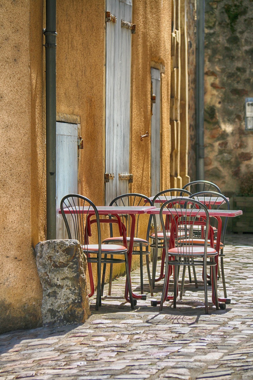 découvrez notre coin détente dans le jardin, un espace paisible pour se relaxer, profiter de la nature et se ressourcer en plein air.