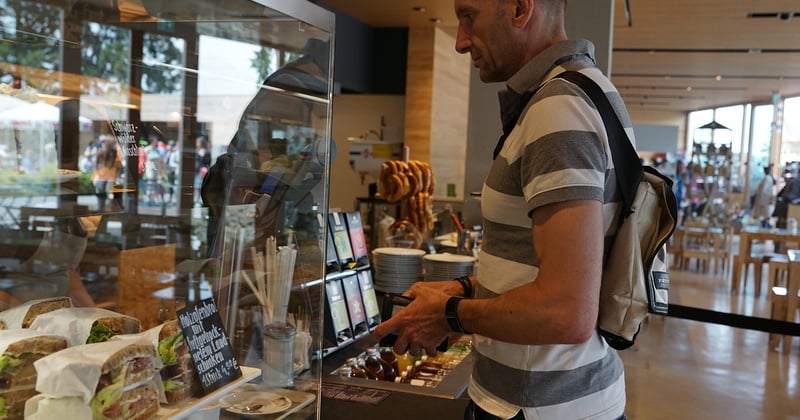 10 idées déco vitrine boulangerie pour attirer plus de clients