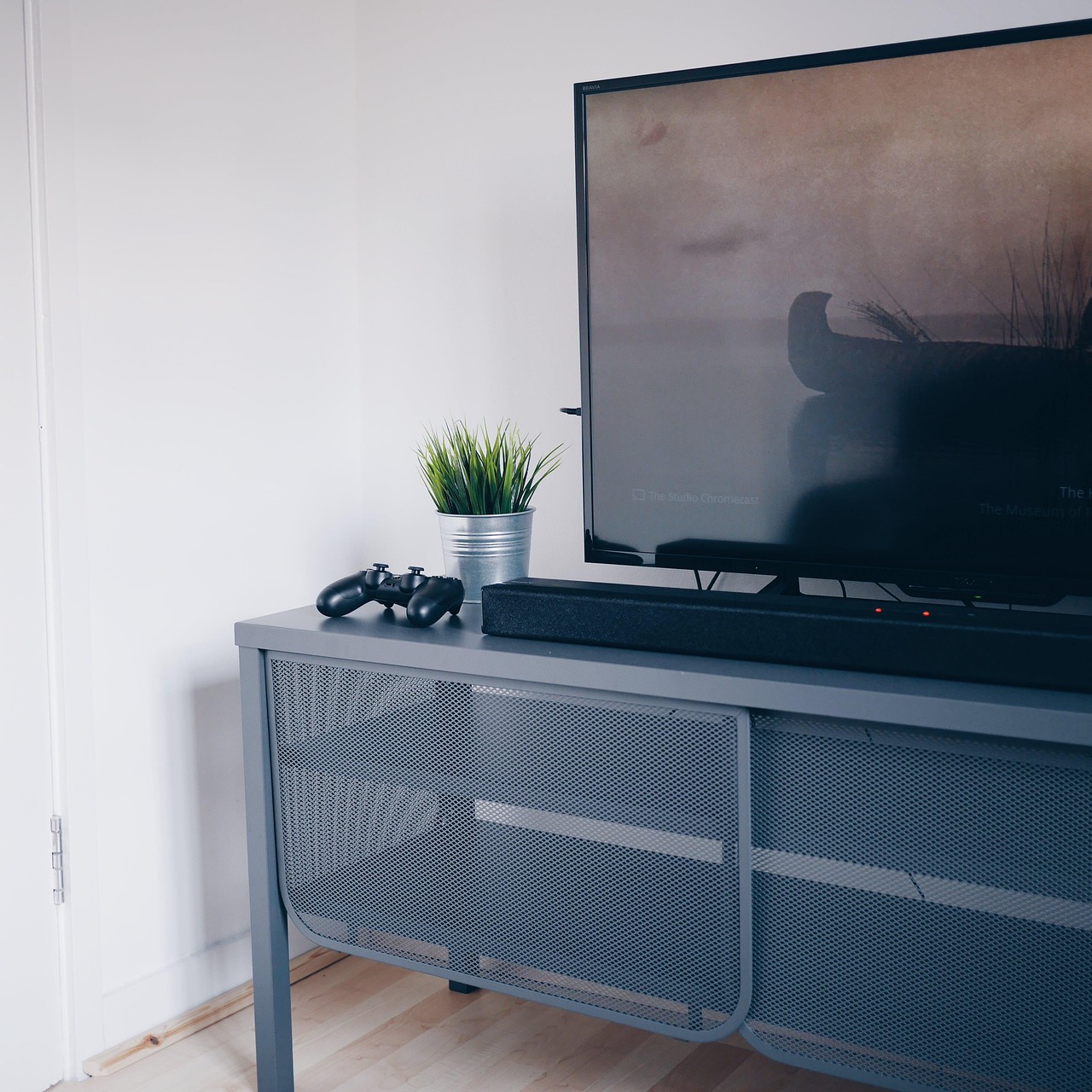 DIY : fabriquer un meuble TV sur mesure adapté à votre salon