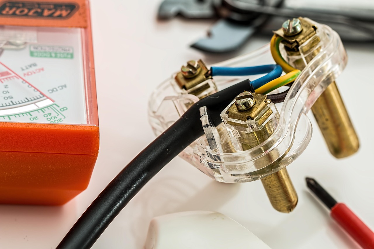 Refaire l’électricité de sa maison : normes, étapes et budget
