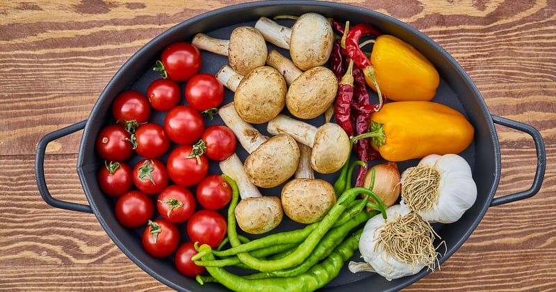 Staub ou le creuset : lequel choisir pour mijoter vos plats ?