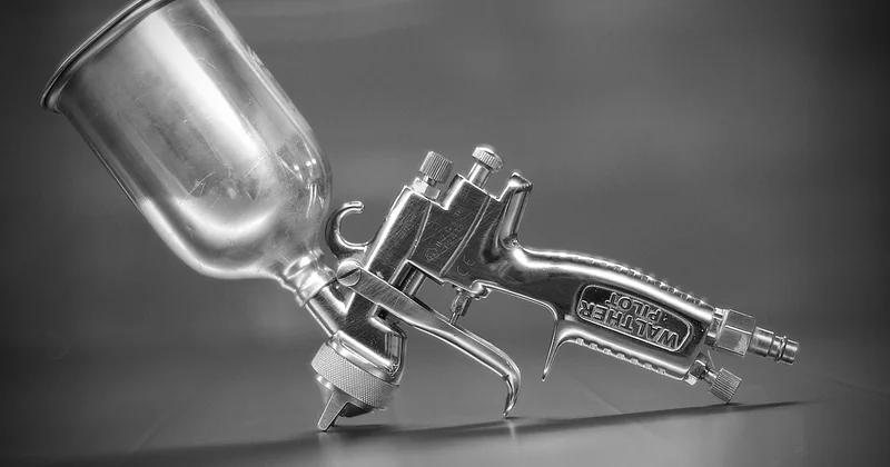 Quel pistolet choisir pour peindre un plafond ?